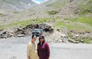 Paradise On Earth – Kashmir